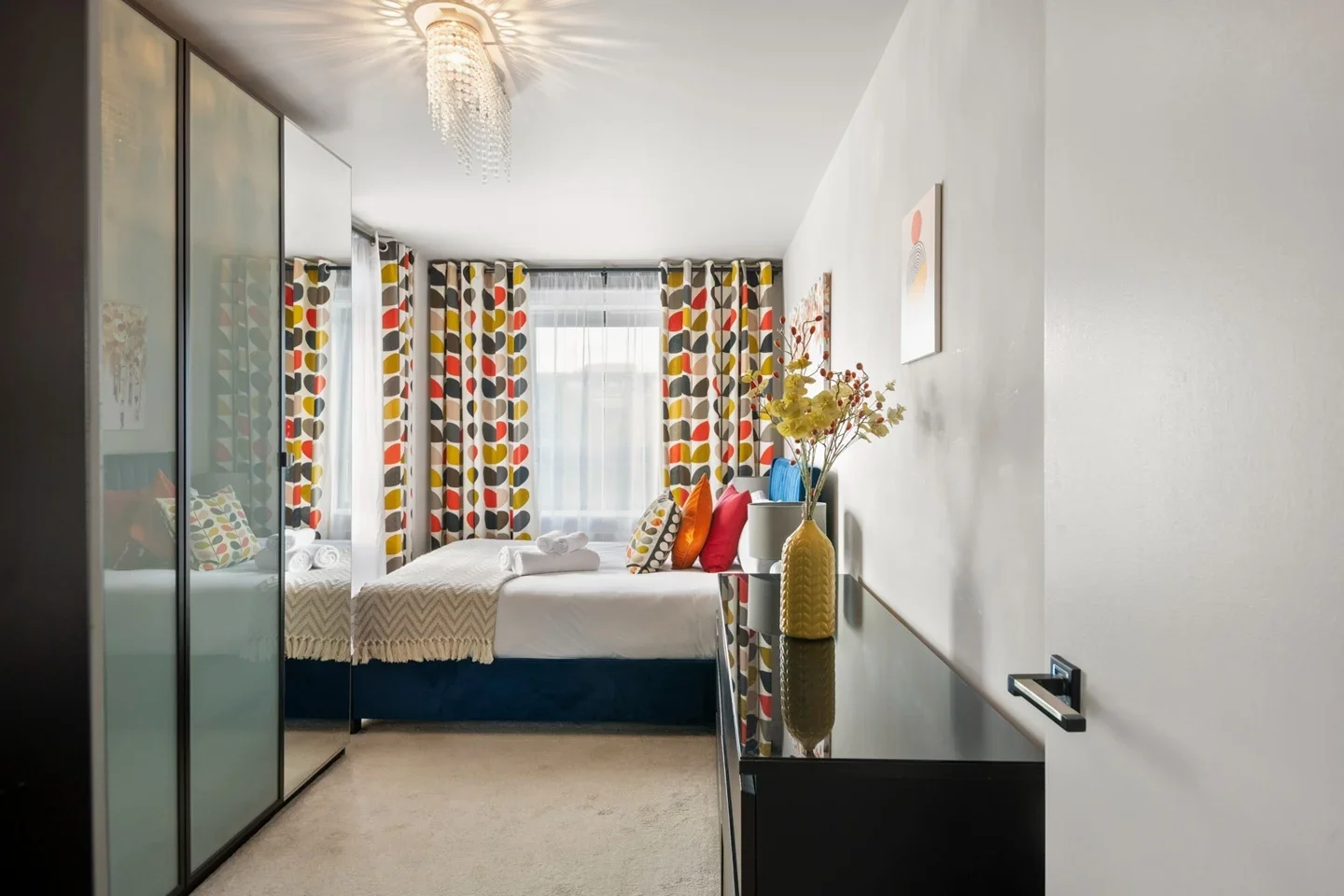 Flat Palmerston Road in Greater London