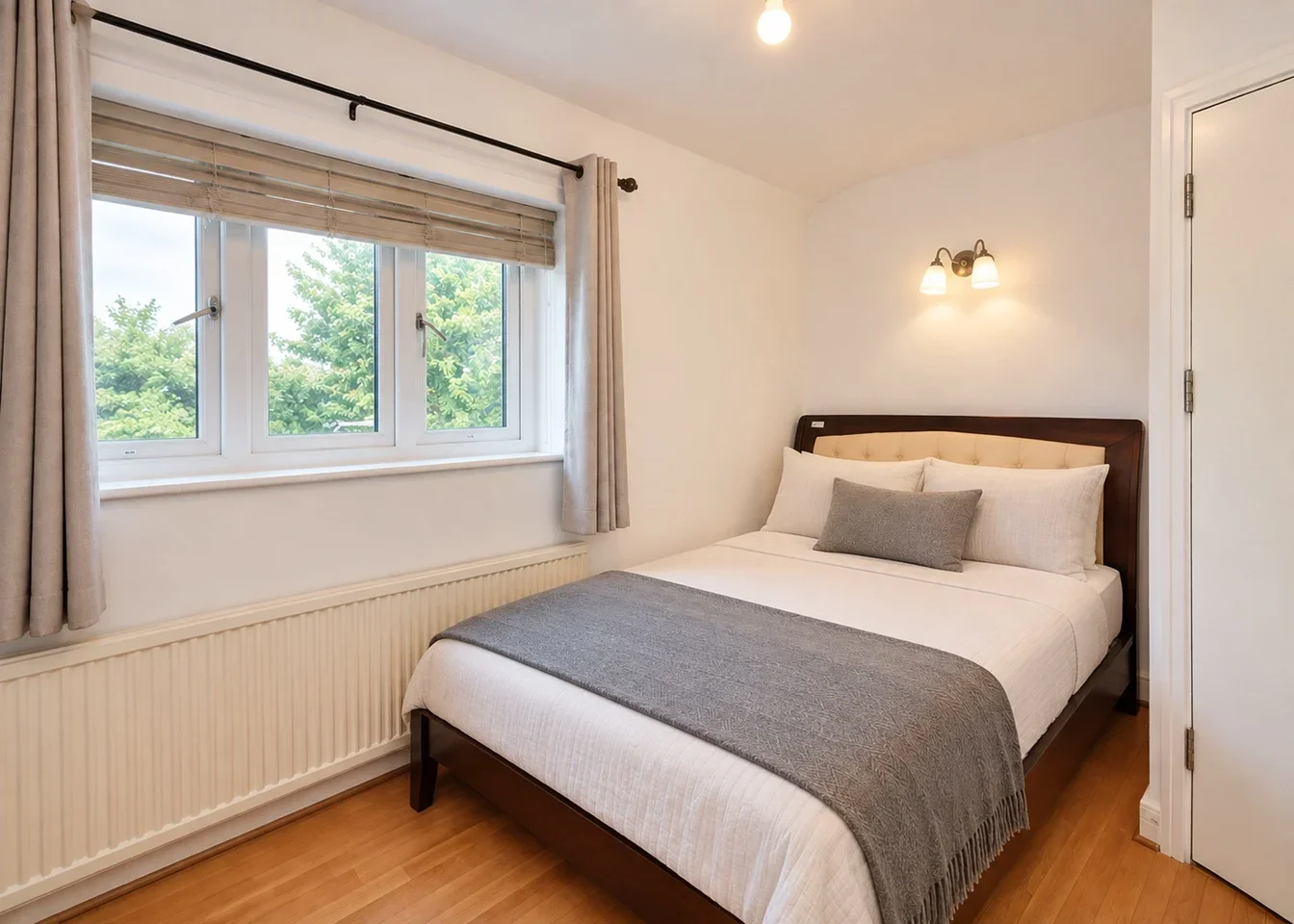 Room Charlton Crescent in Greater London