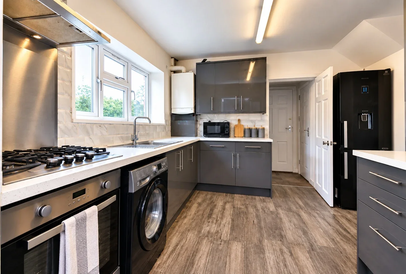 Room Charlton Crescent in Greater London