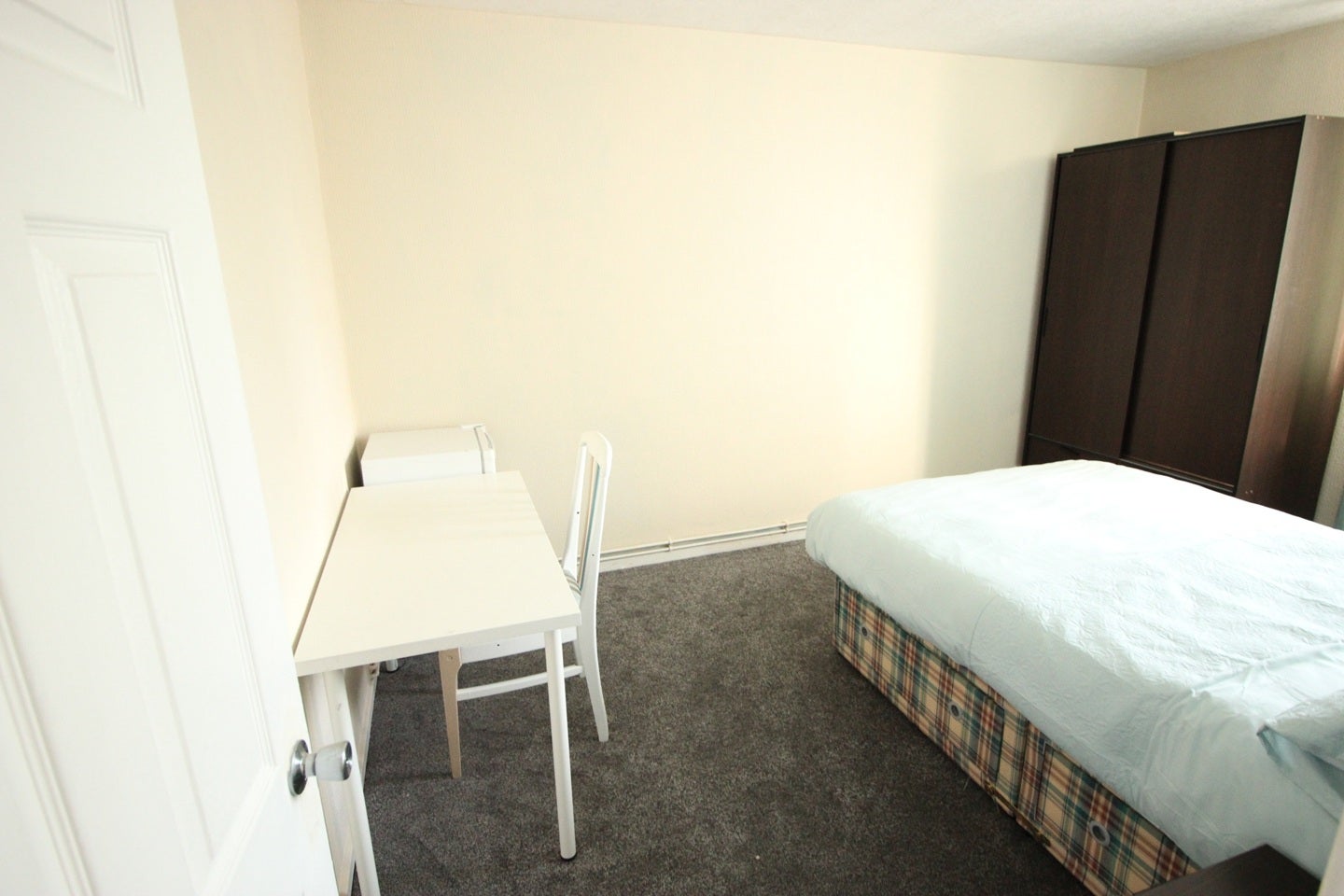 Room Market Way in Greater London