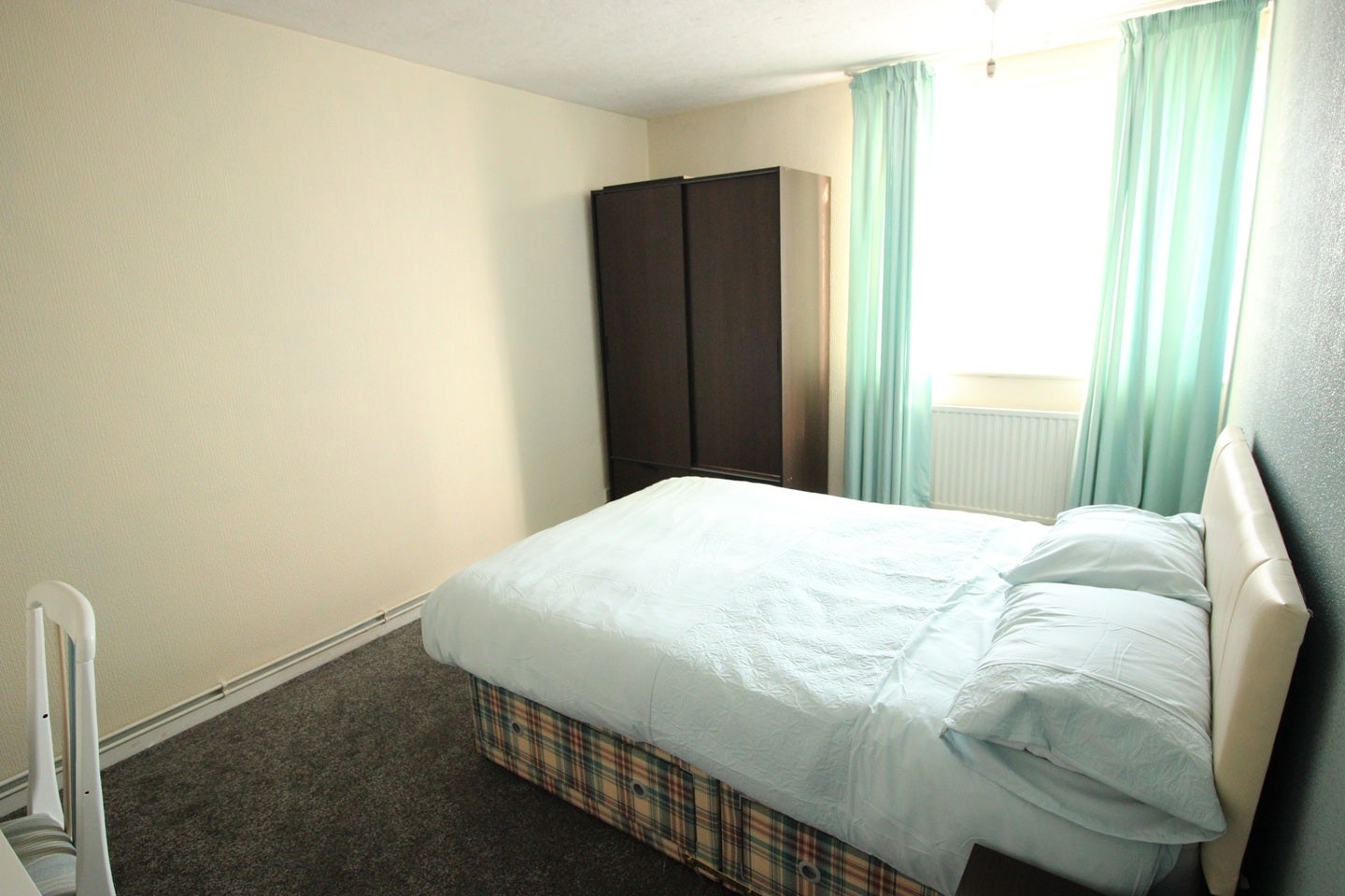 Room Market Way in Greater London