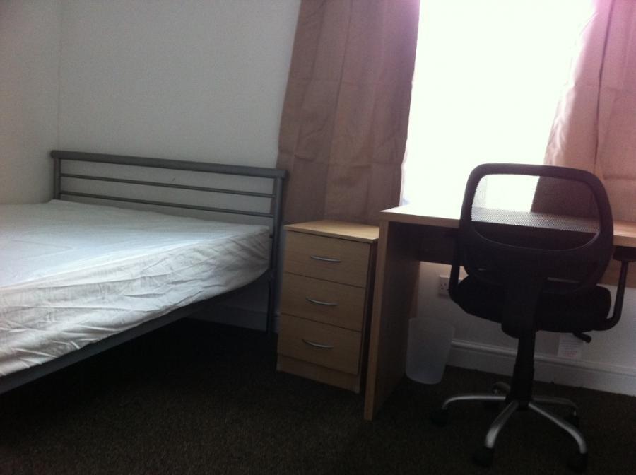 Room Selwyn Street in Stoke-on-Trent