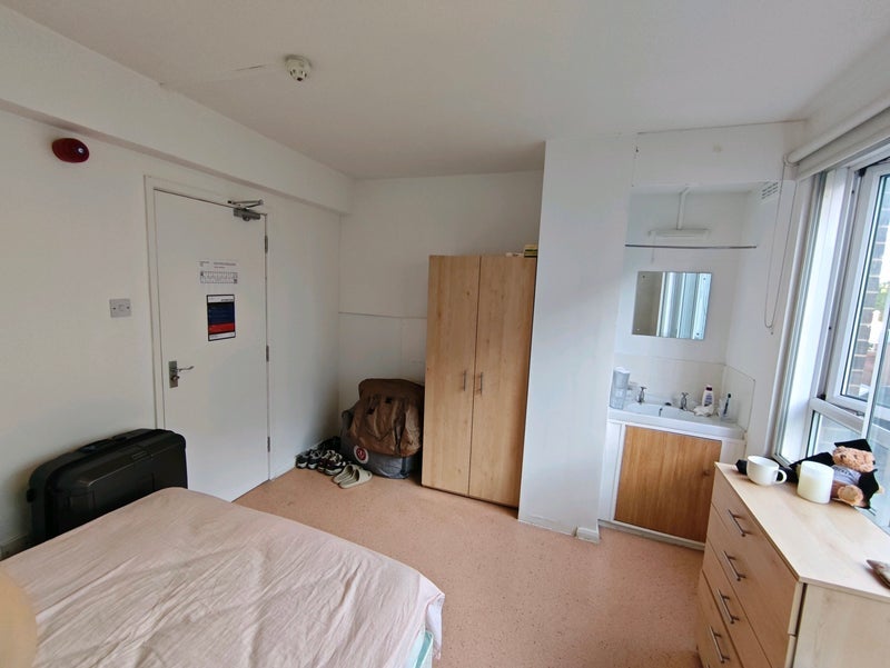 Room South End Row in Greater London