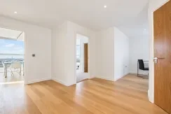 Flat Holland Park Avenue in Greater London