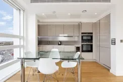 Flat Holland Park Avenue in Greater London