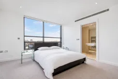 Flat Holland Park Avenue in Greater London