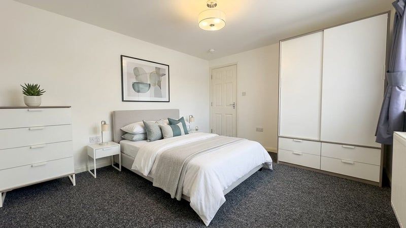 Room Kingsley Road in Greater London
