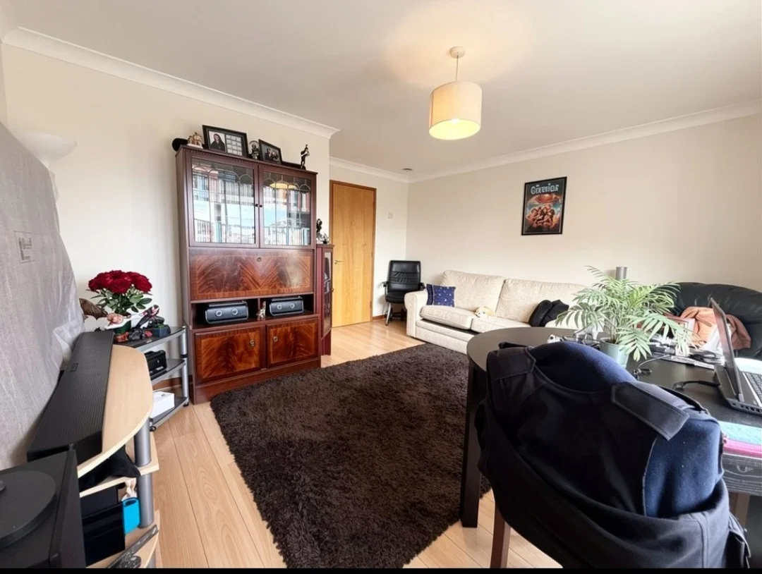 Flat Glenton Road in Greater London