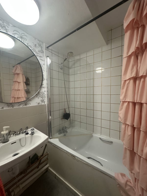 Room Tyers Street in Greater London