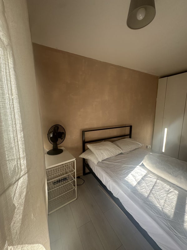 Room Tyers Street in Greater London