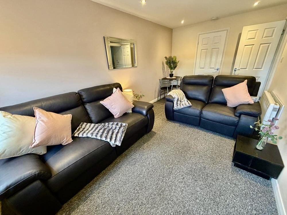 Flat Nelson Court in Hopton and Coton