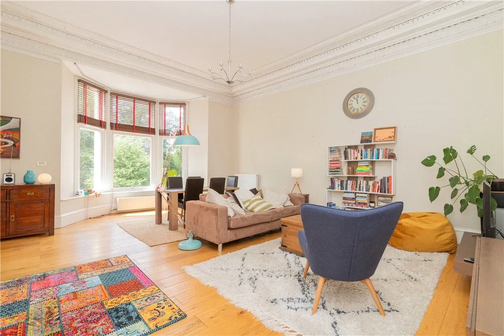 Flat Botanic Crescent in Glasgow