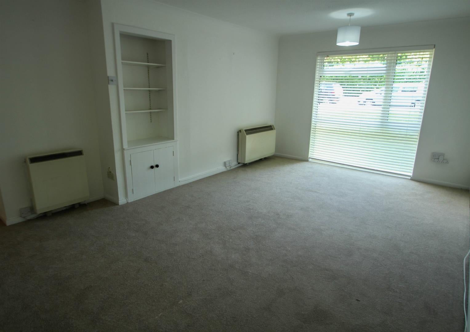 Flat Upper Gordon Road in Surrey Heath