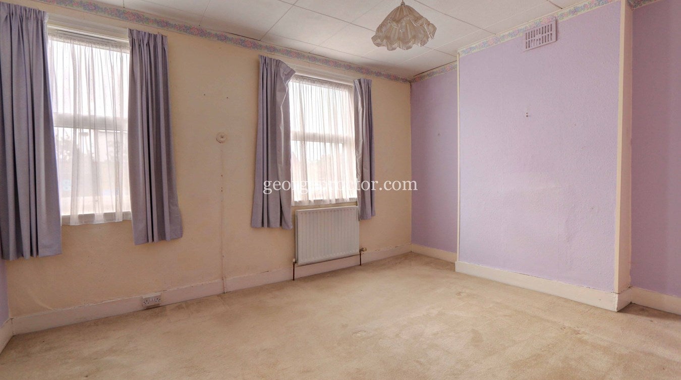 House Chatterton Road in Greater London