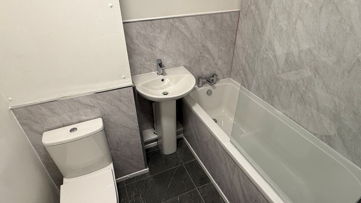 Flat Circuit Close in Willenhall