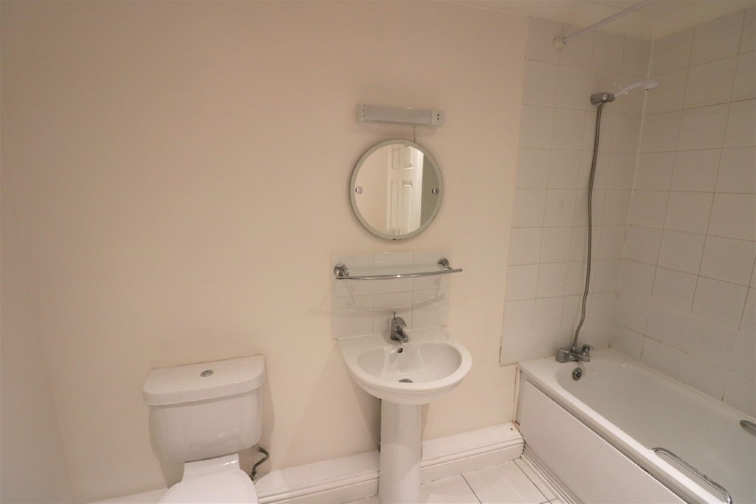 Flat Lower Addiscombe Road in Greater London