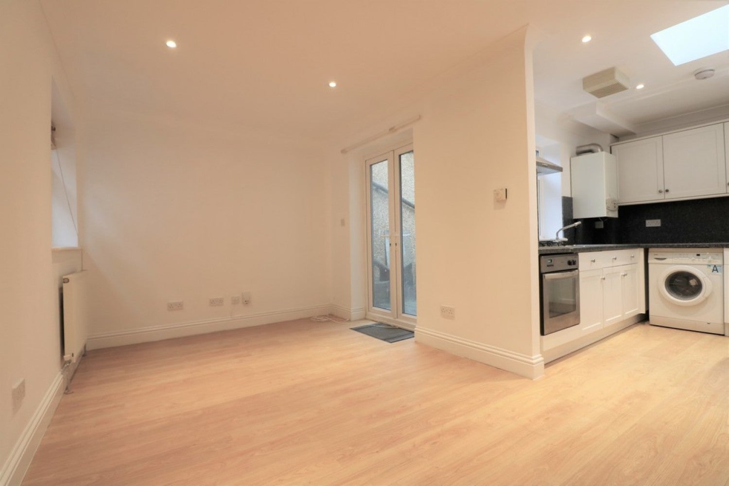 Flat Lower Addiscombe Road in Greater London