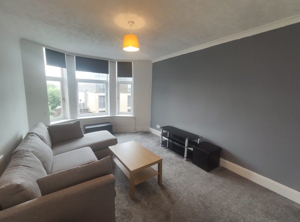 Flat Barlogan Avenue in Glasgow