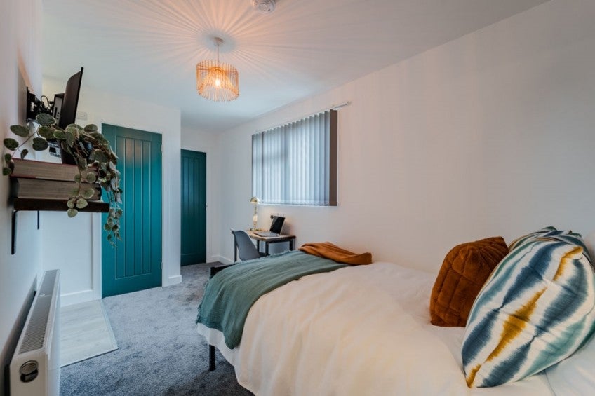Room Abercorn Road in Coventry