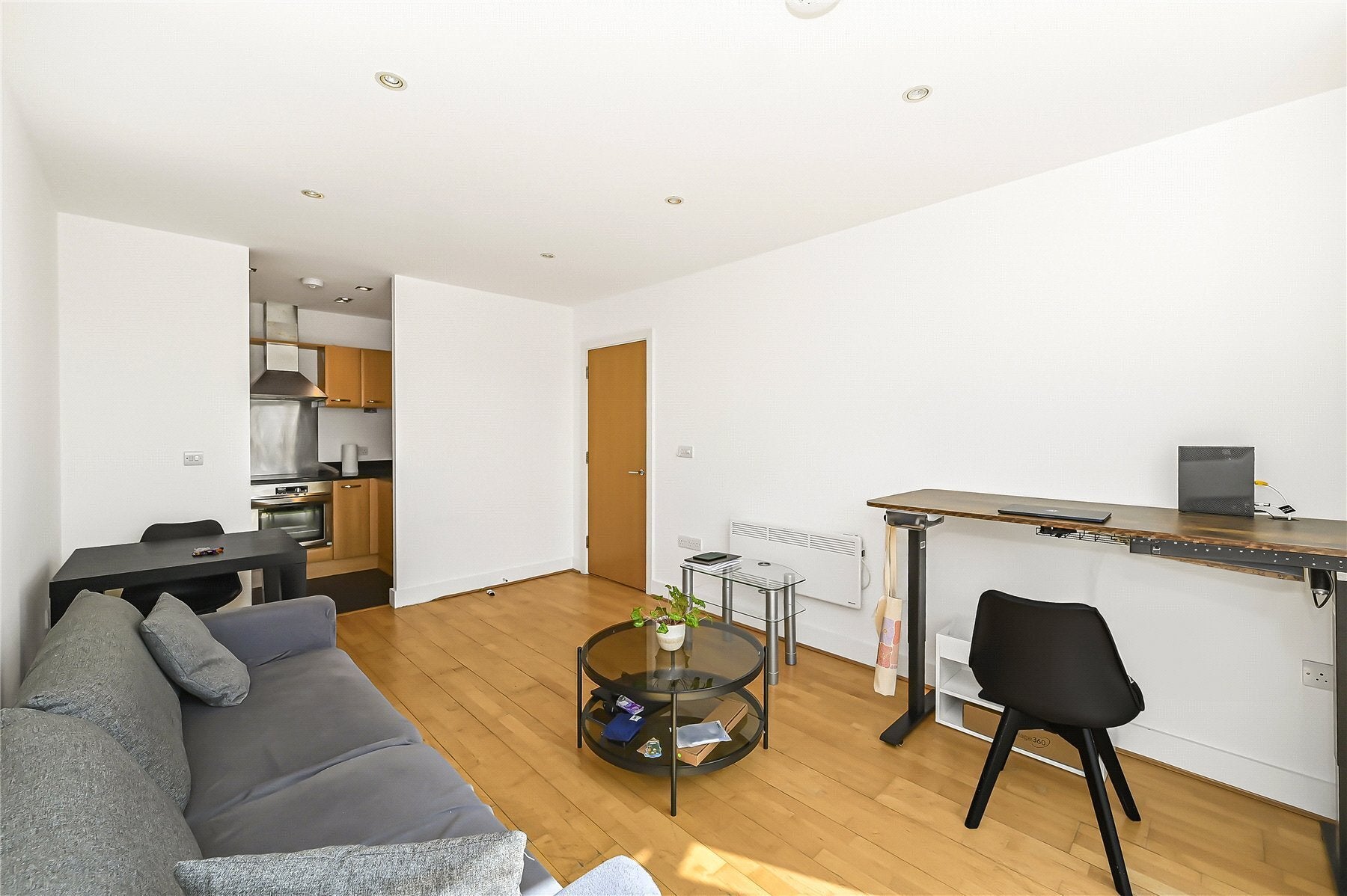Flat Bridle Mews in Greater London