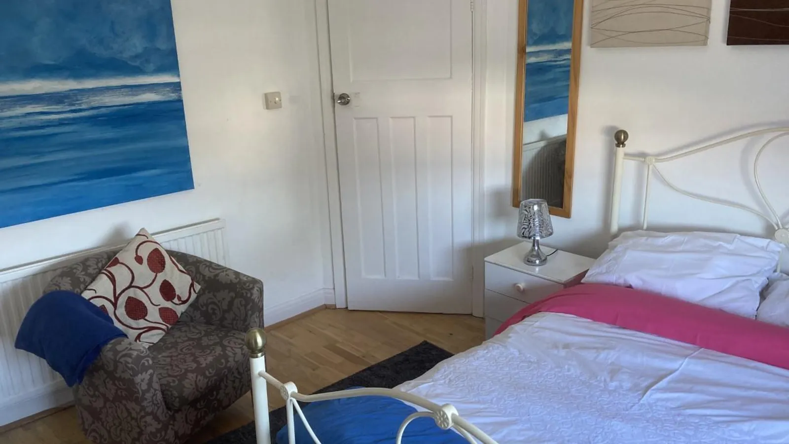Room Twitten Way in Worthing
