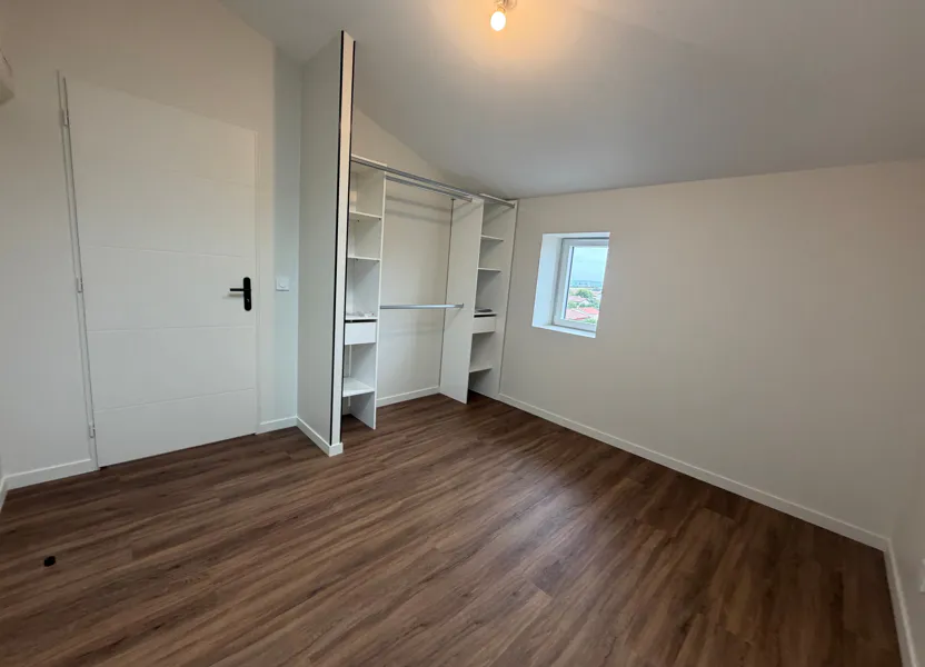 Appartement Rue César Geoffray à Soucieu-en-Jarrest