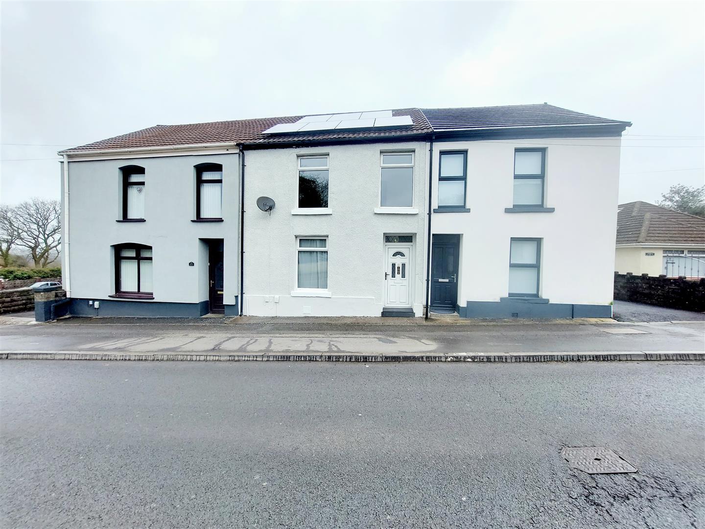 House Victoria Road in Waunarlwydd