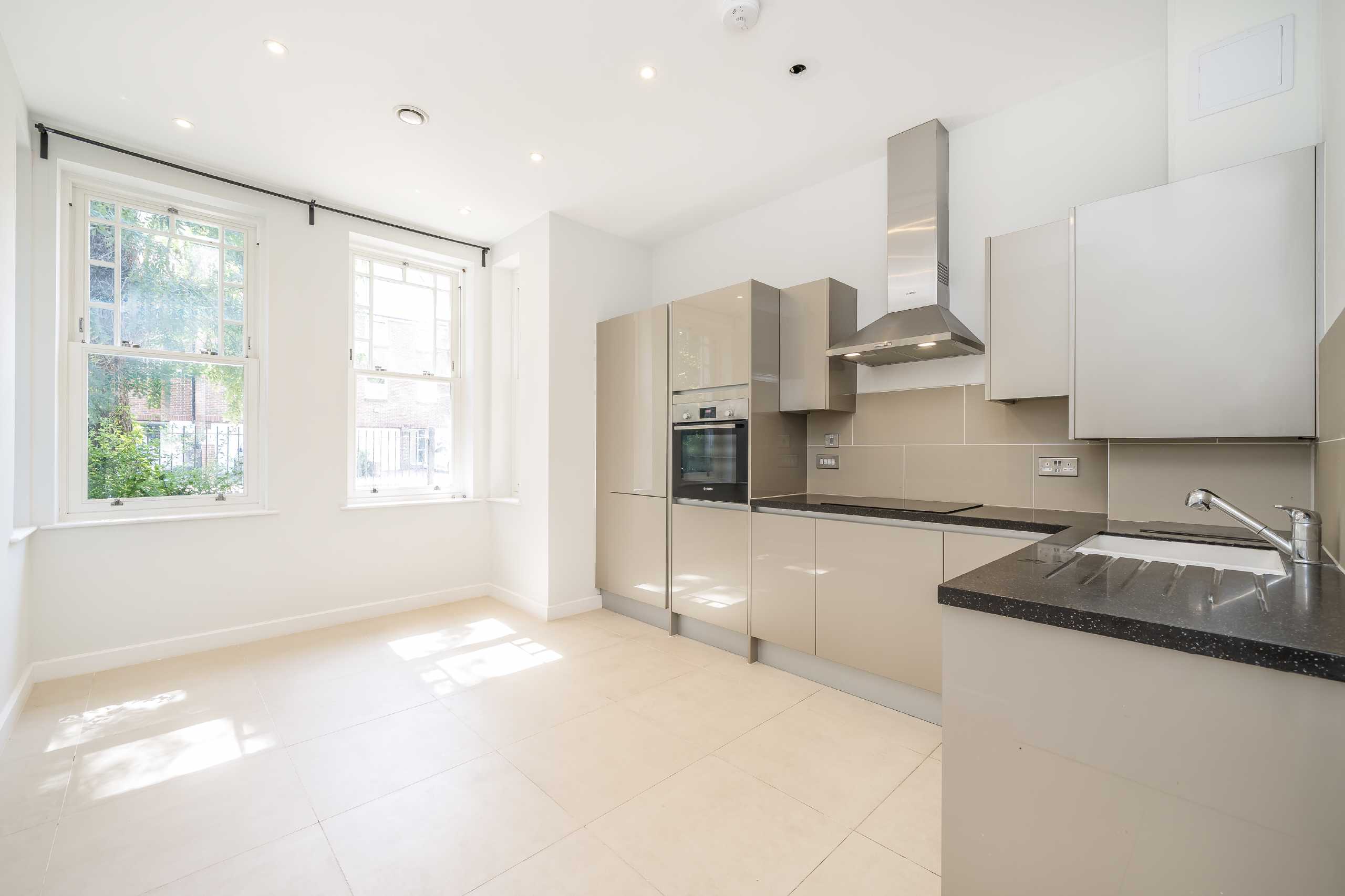 Flat Burlington Gardens in Greater London