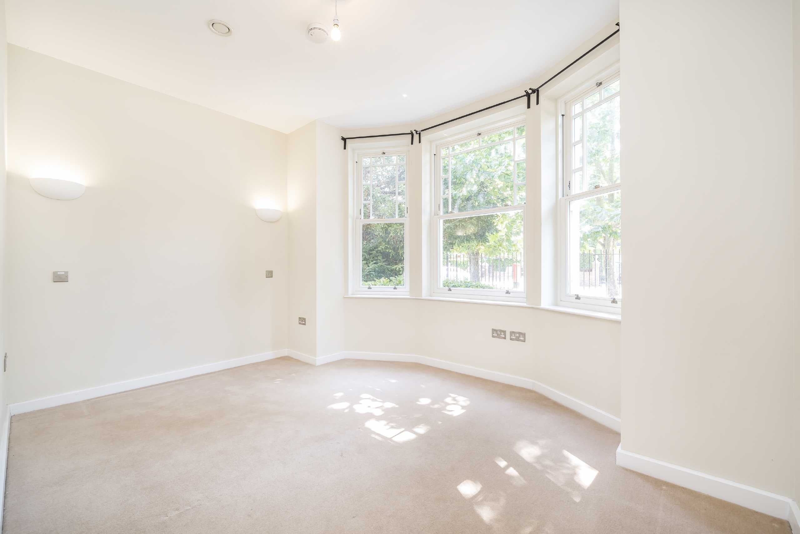 Flat Burlington Gardens in Greater London