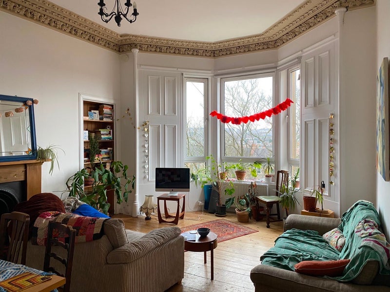 Room Hampden Lane in Glasgow