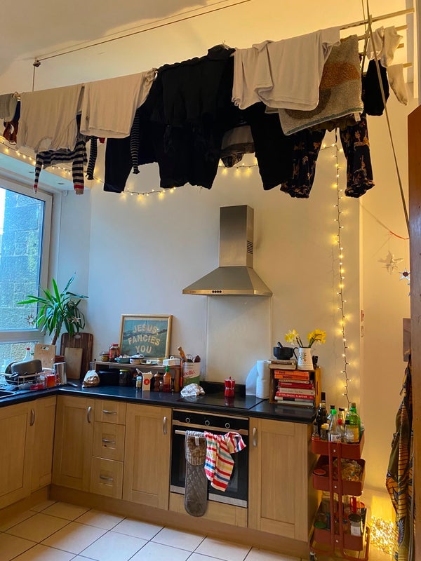 Room Hampden Lane in Glasgow