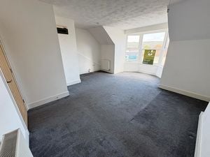 Flat Cheriton Road in Folkestone and Hythe District