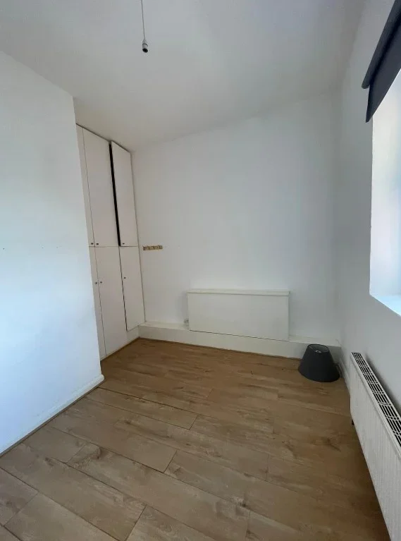 Flat Baring Road in Greater London