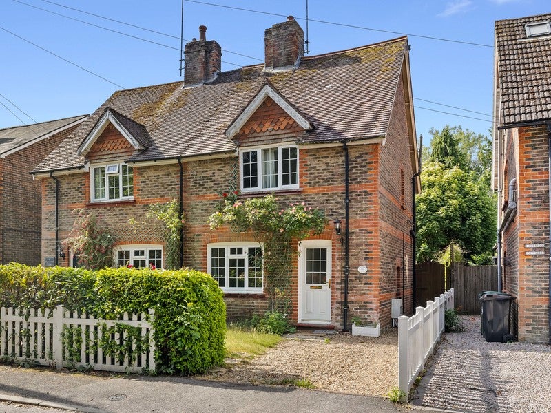 House Glover's Road in Mole Valley