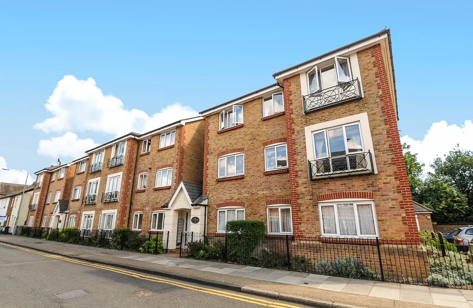 Flat Queen Elizabeth Road in Greater London