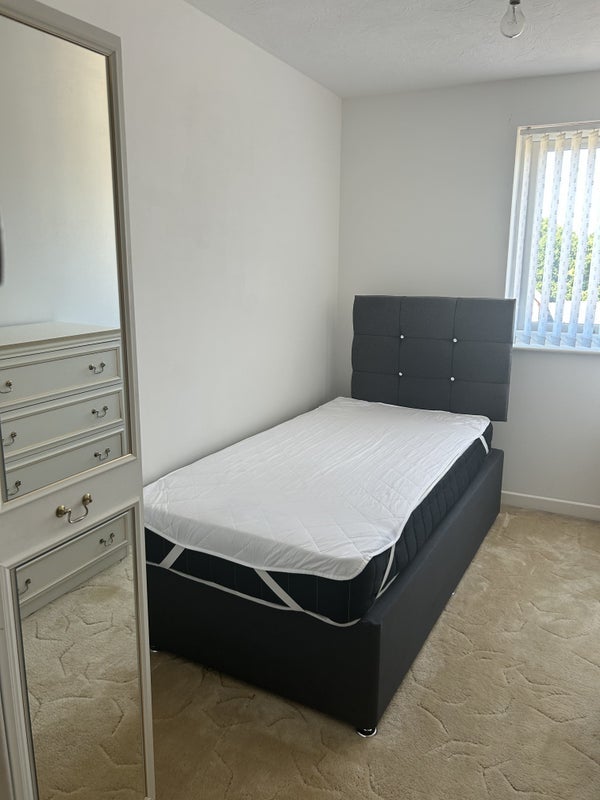Room Butlers Walk in Bristol