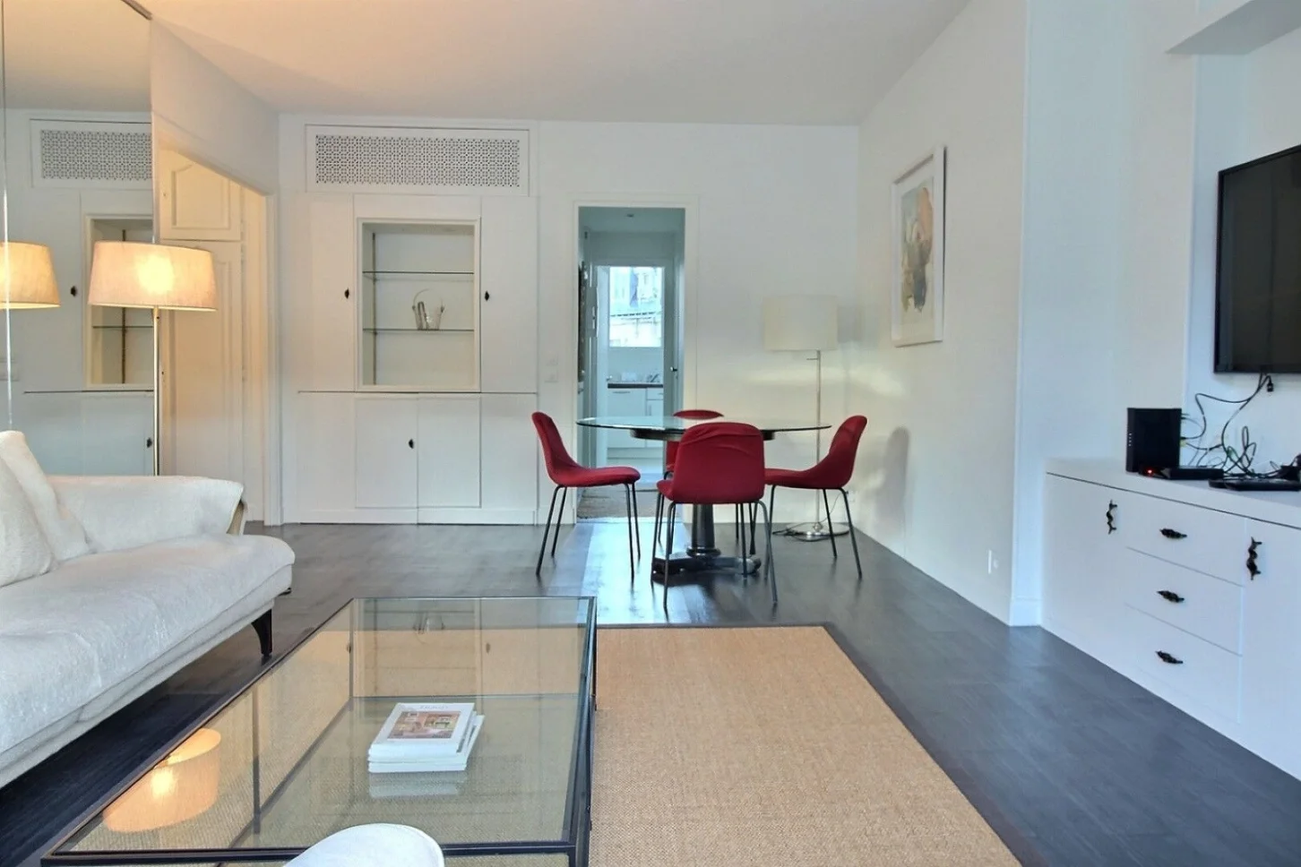 Flat Avenue Foch in Paris