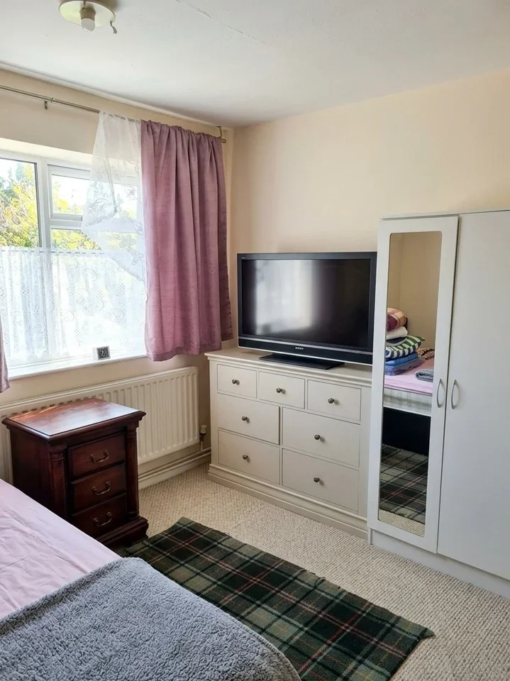 Room Bevan Road in Greater London