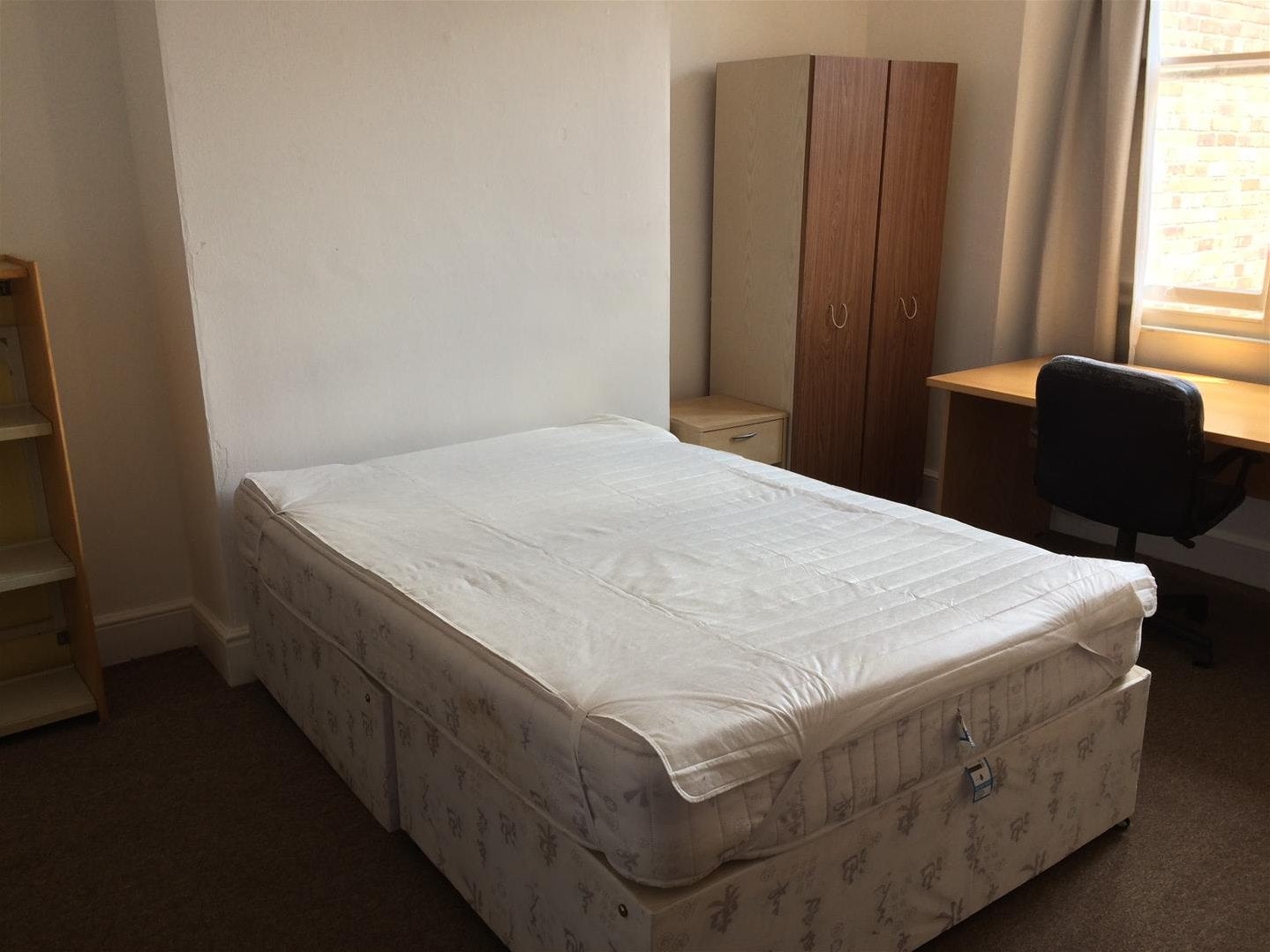 Room Chapel Green Lane in Bristol