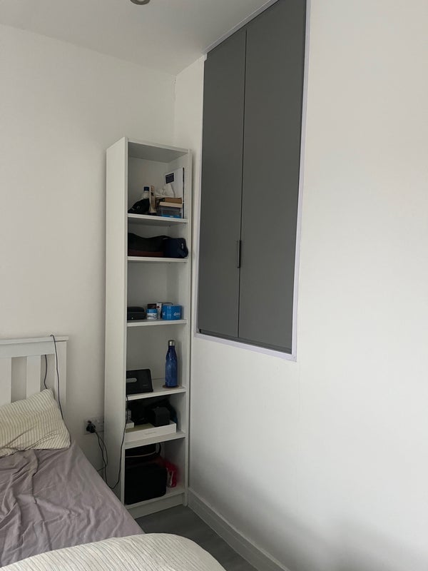 Room Ling Road in Greater London