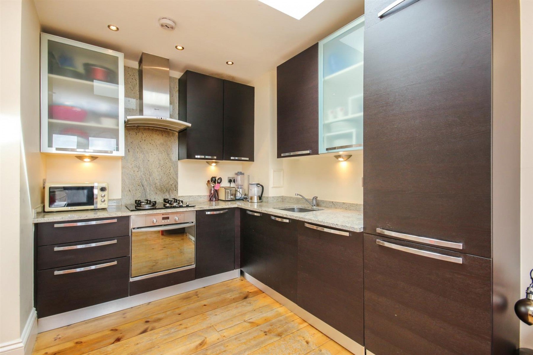 Flat Blackstock Road in Greater London