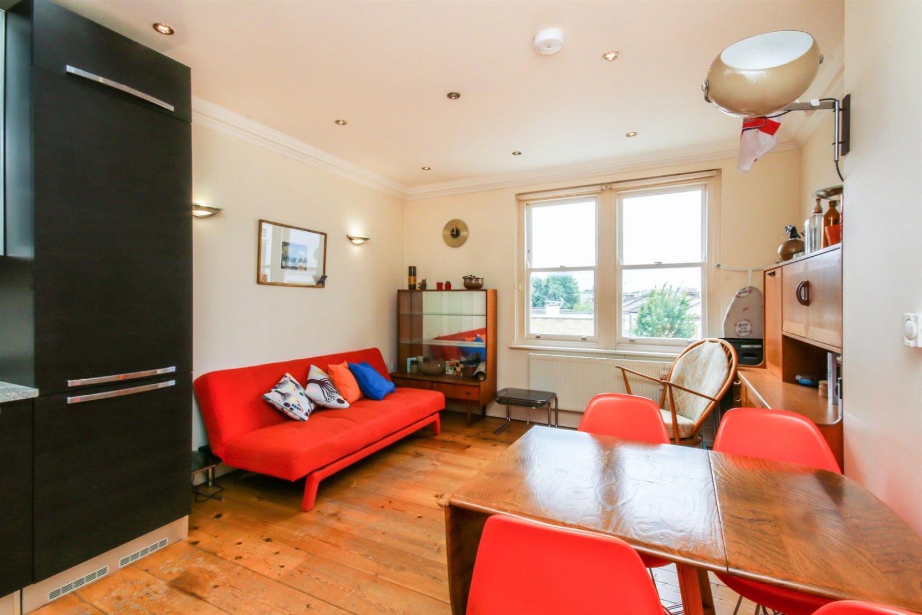 Flat Blackstock Road in Greater London