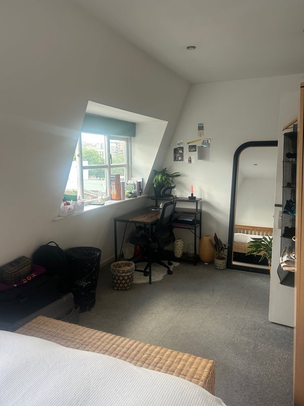 Room Bethwin Road in Greater London