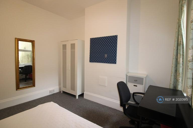 Room Osborne Road in Brighton