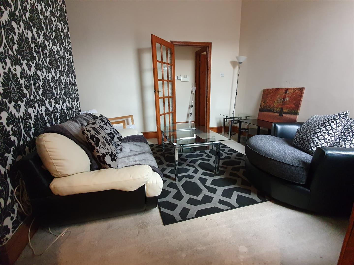 Flat Lonsdale Terrace in Newcastle upon Tyne