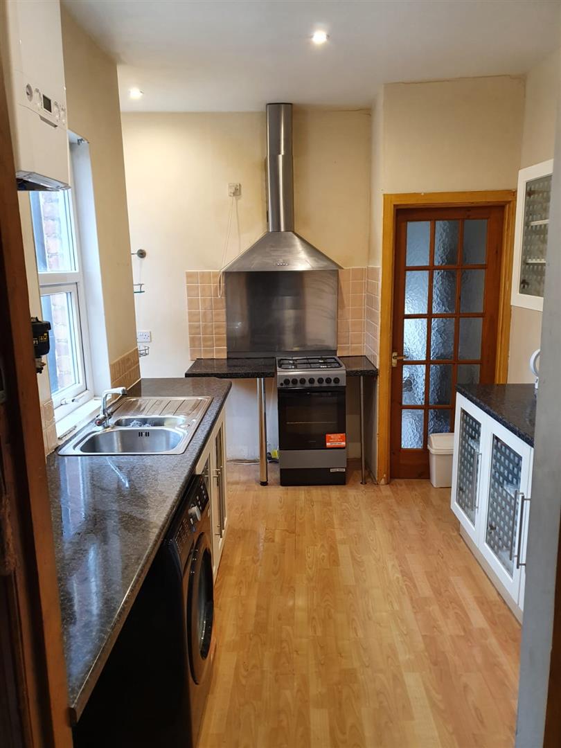 Flat Lonsdale Terrace in Newcastle upon Tyne