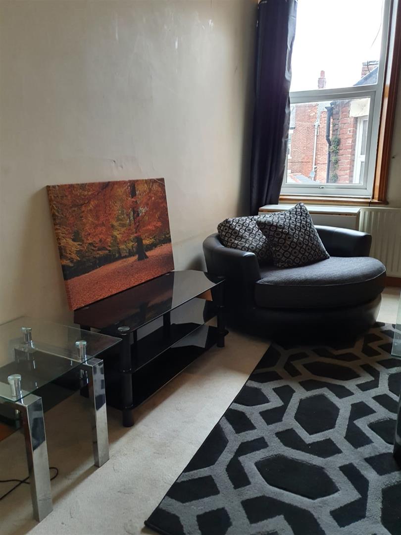 Flat Lonsdale Terrace in Newcastle upon Tyne