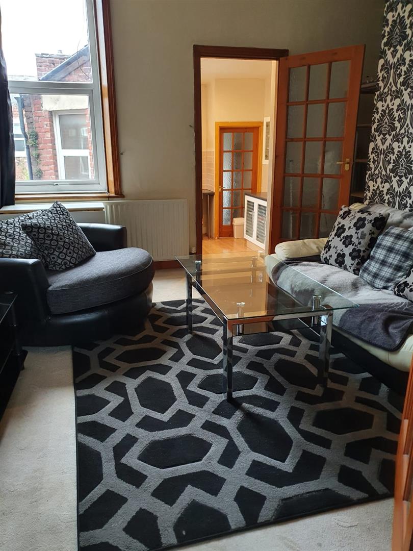 Flat Lonsdale Terrace in Newcastle upon Tyne