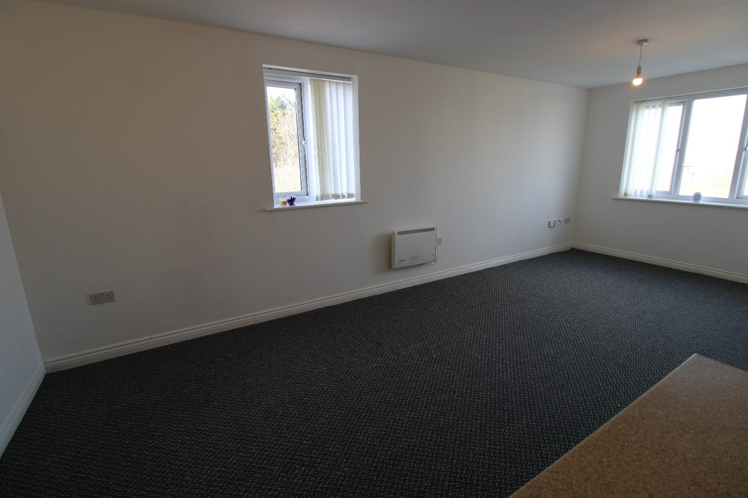 Flat Magazine Road in Bromborough