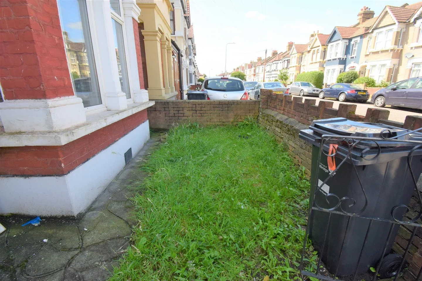 House Mortlake Road in Greater London